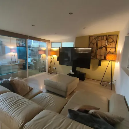 Holiday home Luxury With Jacuzzi And Pool Access *